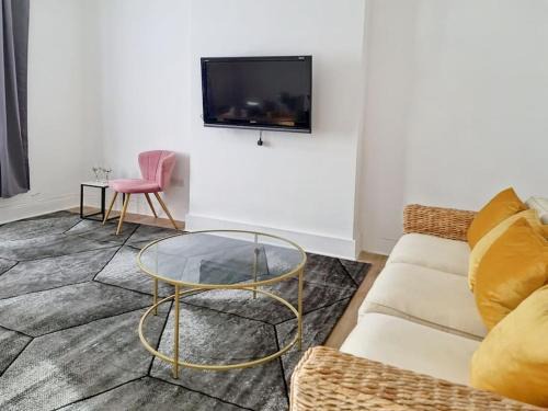 Evo Stays - 2 bedroom-2 mins walk to Station