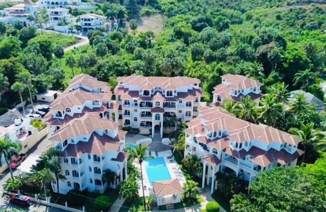 Apartamento con piscina frente a la playa 2 habitaciones cerca de todo céntrico