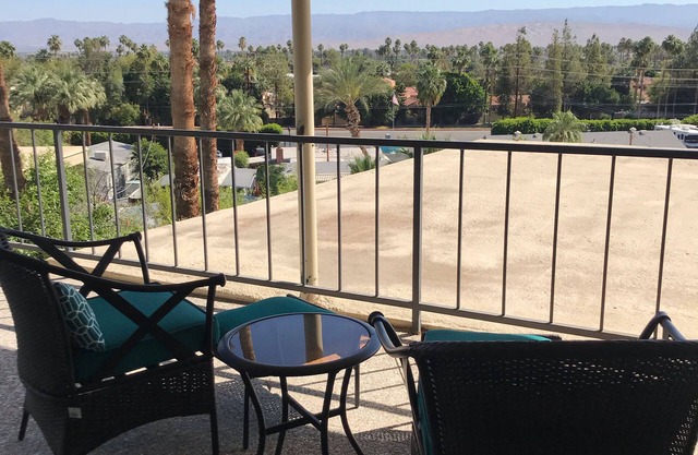 Excelente ubicación, hermosa vista. Piscina y jacuzzi a pocos pasos.