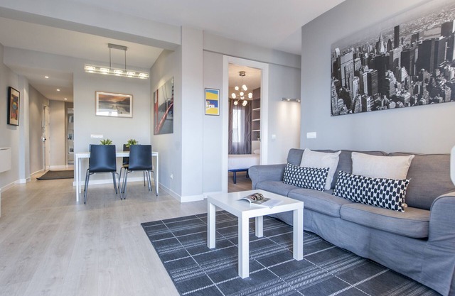 Exclusivo apartamento en Paseo de la Castellana. Plaza castilla II