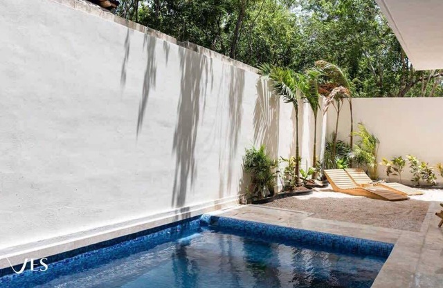 Exclusive Apt. W/private Pool + Surround Speakers