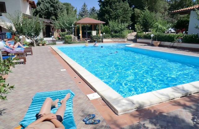 CASA AZUL, con fantástica PISCINA DE AGUA SALADA, yacimientos arqueológicos.