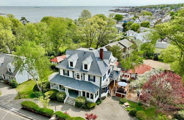 Experience Classic New England-walk to beach&shops