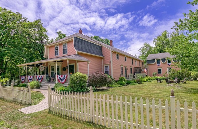 Experienced Host! Steps to Beach! 7BR Island Retreat w/ Firepit, Bikes, Porches