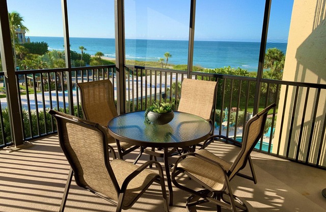 Exquisito condominio 2BR / 2BA con vista a la playa / Golfo
