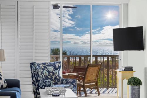 Exquisite Beachfront Residence at Shell Island Beach Club of Sanibel