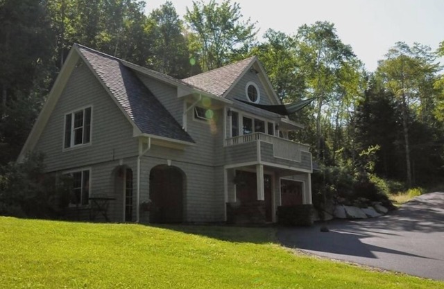 Exquisito Carriage House en Hermosa costa de Maine
