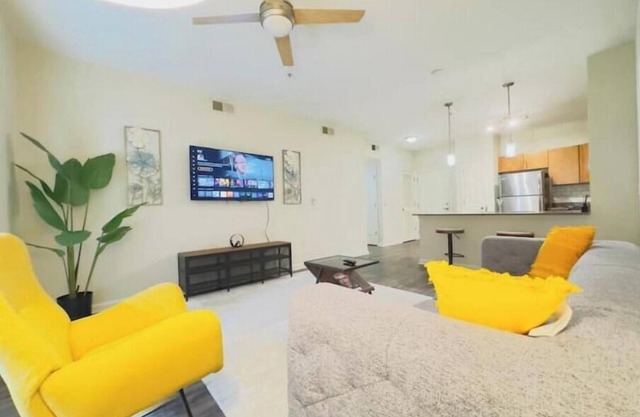 Exquisite immaculate 1 bed apt