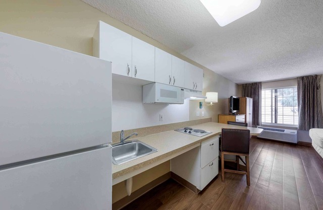 Extended Stay America Suites Los Angeles Glendale