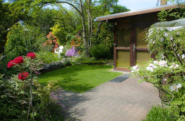 F *** - bungalow en un hermoso paisaje de bosque y lago a 35 km al sur de Berlín