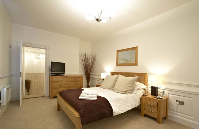 Fab Grade II lstd 1 cama apt w / pkg Old Town Swindon