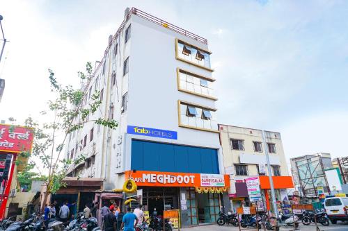 FabExpress Gargi Galuxe - Nr Ankushrao Natyagruha