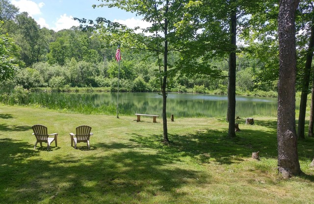 FABULOSO CHALET DE ESCAPADA PRIVADA EN THE WOODS BEMUS POINT NY