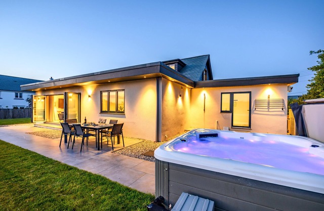 Fair Skies - Cuatro Habitaciones Casa, Capacidad 8