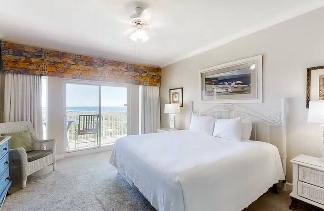 1 Bedroom Studio at Tops'l Resort with Fabulous Views!