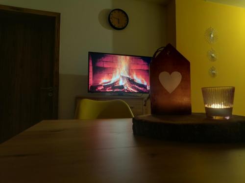 Familienfreundliche Ferienwohnung "Feuer" im Ferienhaus am Waldbach