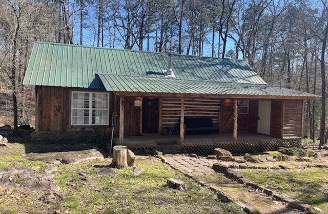 Family Cabin Loft Style in a country atmosphere on the lakeside.