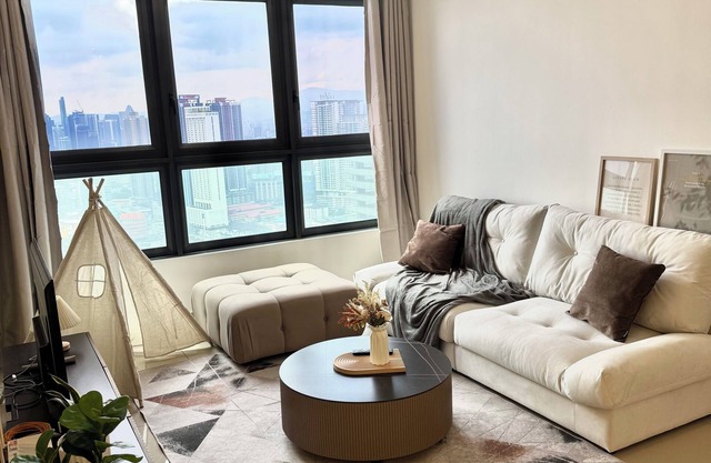 Family-Friendly 3BR Condo with KLCC View + Kids’Toys, 2 Baths
