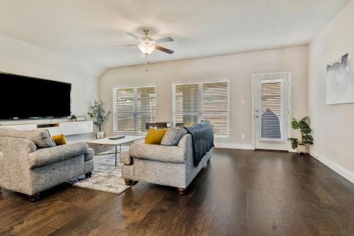 Family Friendly 3br Near Fort Worth, Pool & Lake