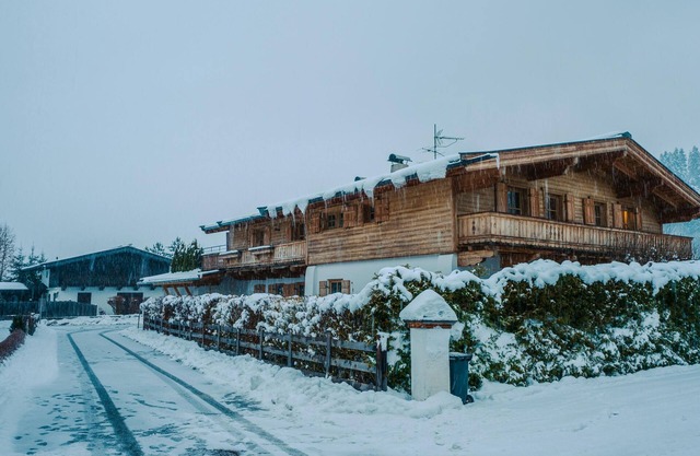 Family-friendly holiday home near the ski bus