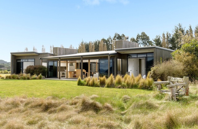 Casa de vacaciones de campo de golf de lujo, ideal para familias, cerca de Taupo y Rotorua