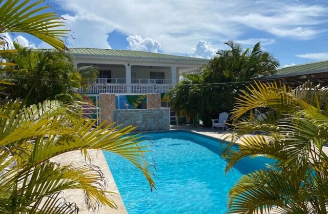 Family Apt w/ Balcony at El Flamingo Beach Club
