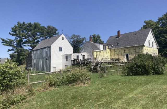 Fancy Farmhouse on the mid coast of Maine