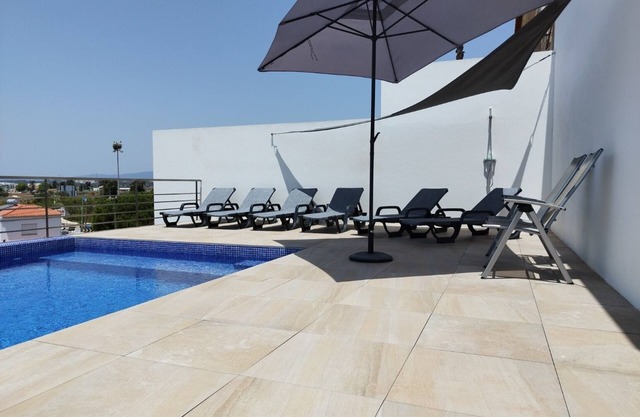 Fantástica villa, moderna con piscina privada y con una vista espectacular sobre el río