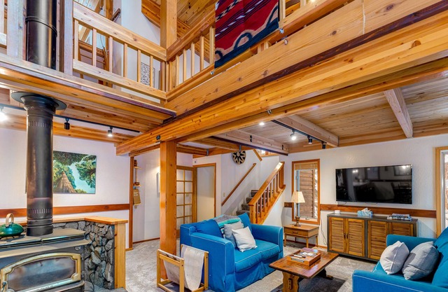 Fantastic mountainside home w/ skiing, sauna, hot tub, fireplace, & washer/dryer