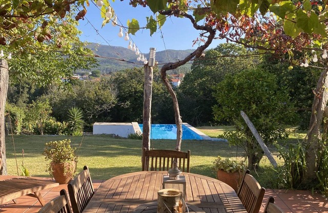 Casa de campo y cabaña independiente con piscina Infinity