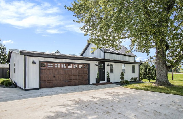 Farmhouse On 4