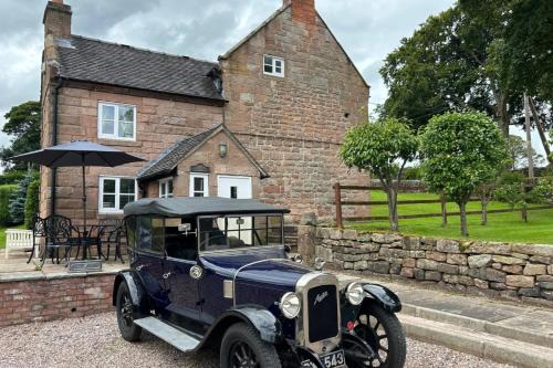 Farmhouse - Sleeps 6 - Pet friendly - Garden