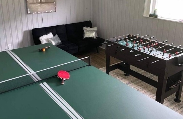 Farmhouse with game room, creek and fire pit