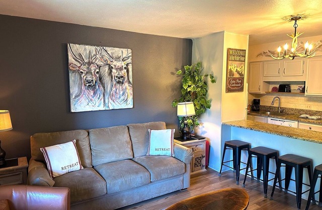 Fawn Valley Inn: 288 1 Bedroom Condo
