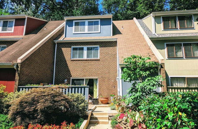 Feel right at home in this spacious 4 BDRM, 3.5 bath townhome in Reston, VA