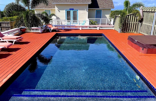 *** Increíble piscina con bañera de hidromasaje *** Hermosa playa *** Nueva marca 2BR Villa con aire acondicionado ***