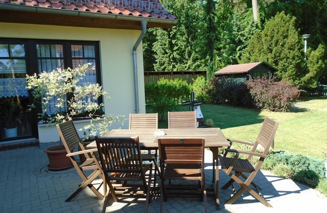 Ferienhaus in Traumhafter Lage Direkt am Plauer See - 20 m - Haus am Seeufer