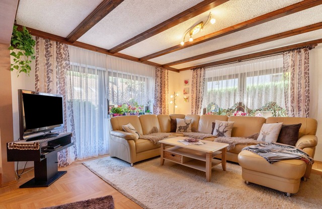 Apartamento 'Ferienwohnung Schwarzwälder' con vistas a la montaña, terraza privada y Wi-Fi