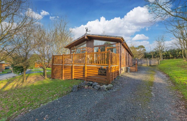 FERN LODGE, family friendly, character holiday cottage in Cartmel