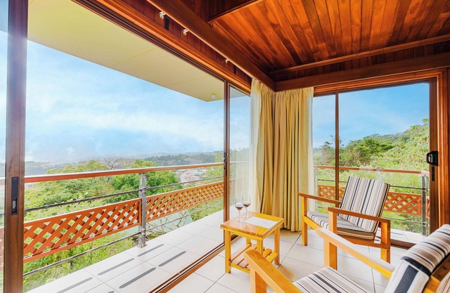 Ficus Sunset Suites