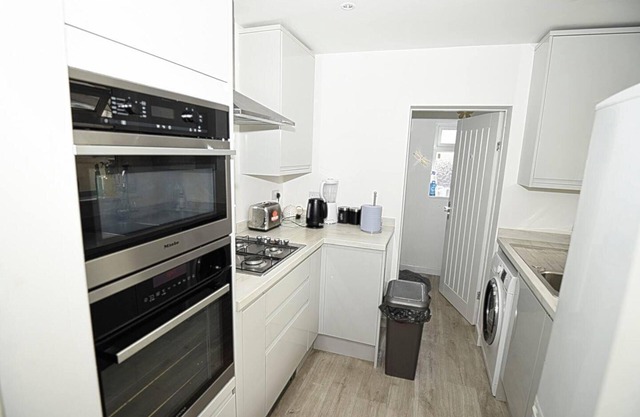 Fine 3-bed House in Manchester for up to 6 People