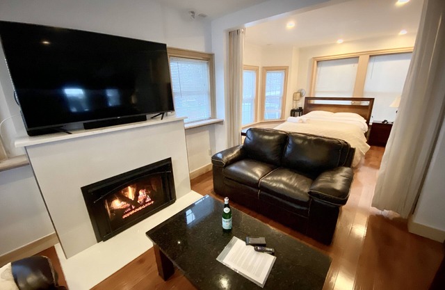 /Fire Place Bungalow\ 1917 SUNY Eagle Hill 6Beds 2Baths