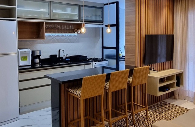 Apartamento de planta baja con camino a casa