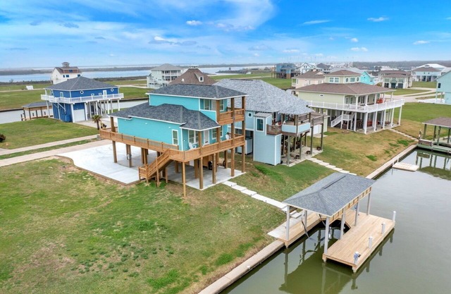 Fisherman's Delight - Anglers will love this bayside beauty w/ boat slip/lift