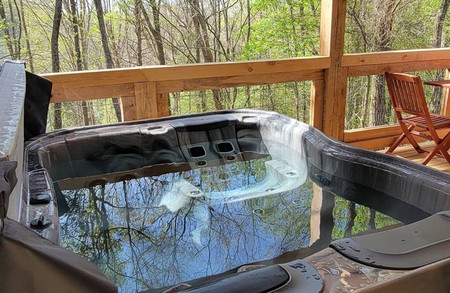 Fishing Cottage on a farm w/hot tub, walk to trophy trout fishing