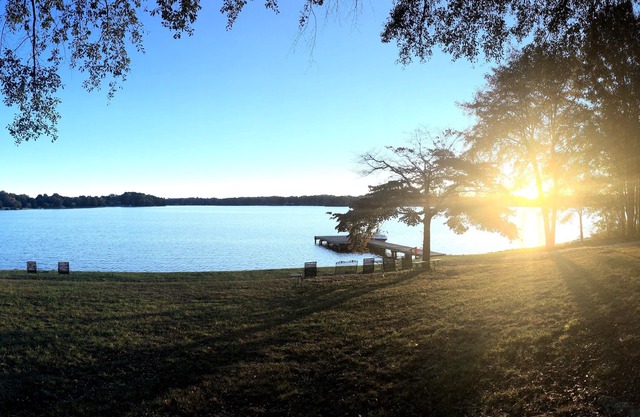 Cinco Acres y 400 'de Crystal Clear Lake Front