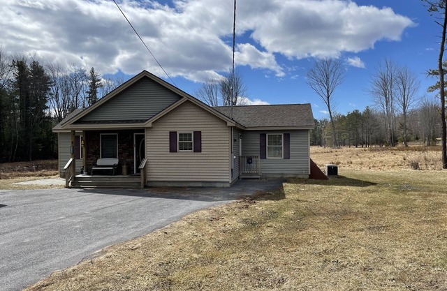 Five miles from the beach, newly remodeled home with lots of privacy.