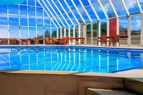 Flat c/Piscina Aquecida, Hidro e vista da Serra