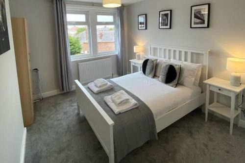Flat - Sleeps 4 - Pet friendly - Parking