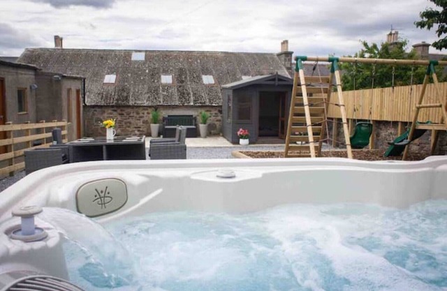 Formerly the Crannoch Hotel, this wonderful property can sleep up to 18